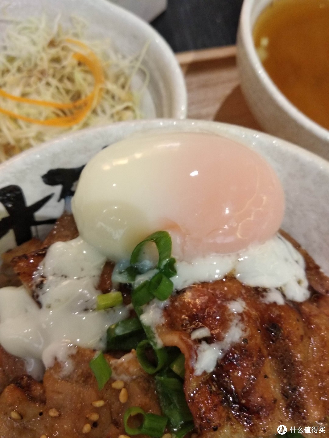 逛完青岛博物馆，坐标崂山丽达广场，一碗将就能吃饱的日式烧肉饭探店总结