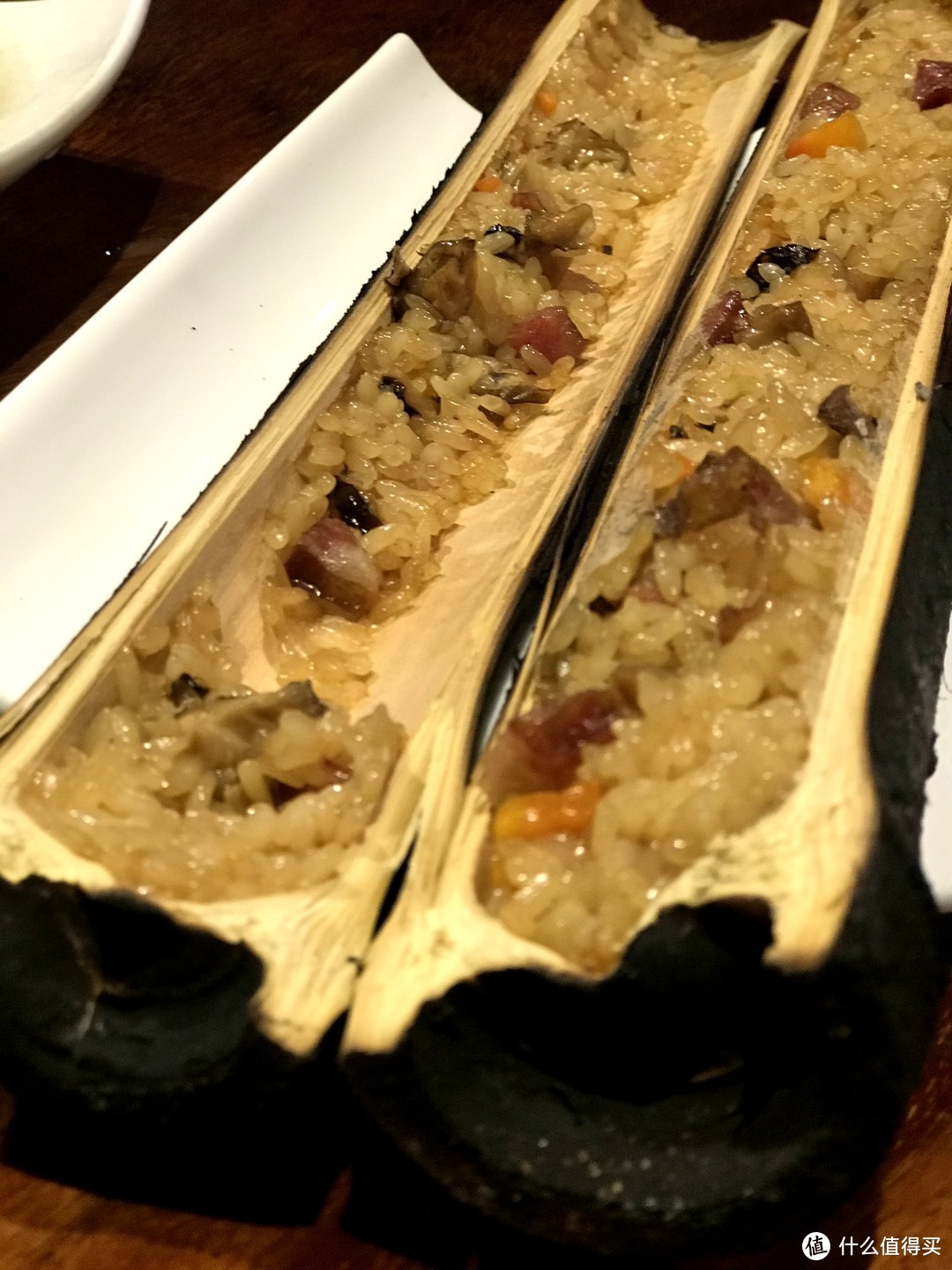 竹筒饭,外面焦炭,内里喷香