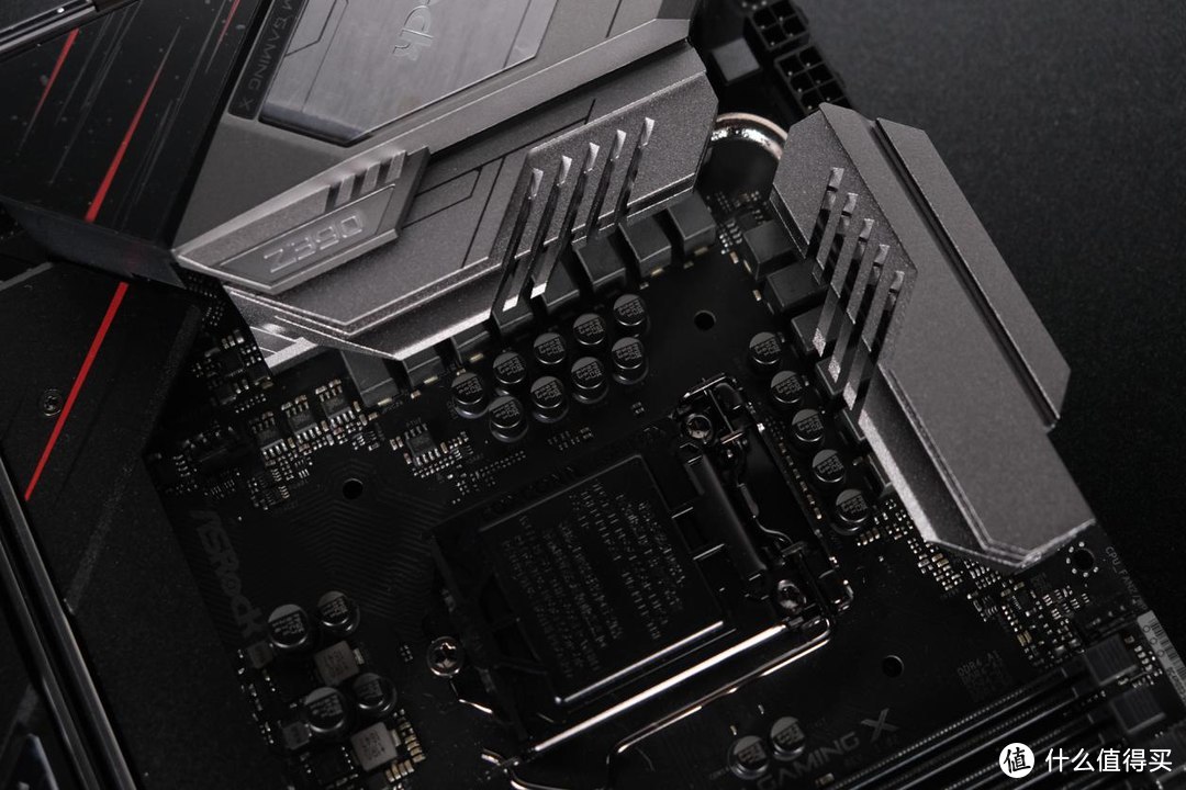 最便宜的旗舰级电竞主板 — ASRock Z390 Phantom Gaming X