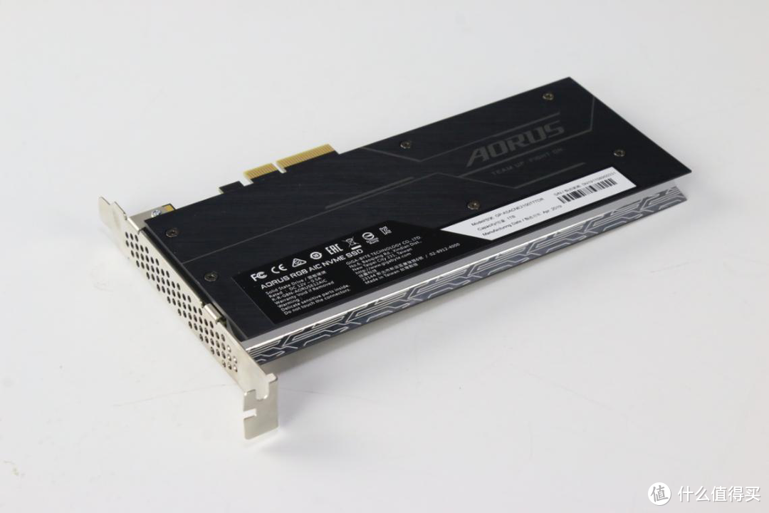 技嘉1T PCI-E固态硬盘测评