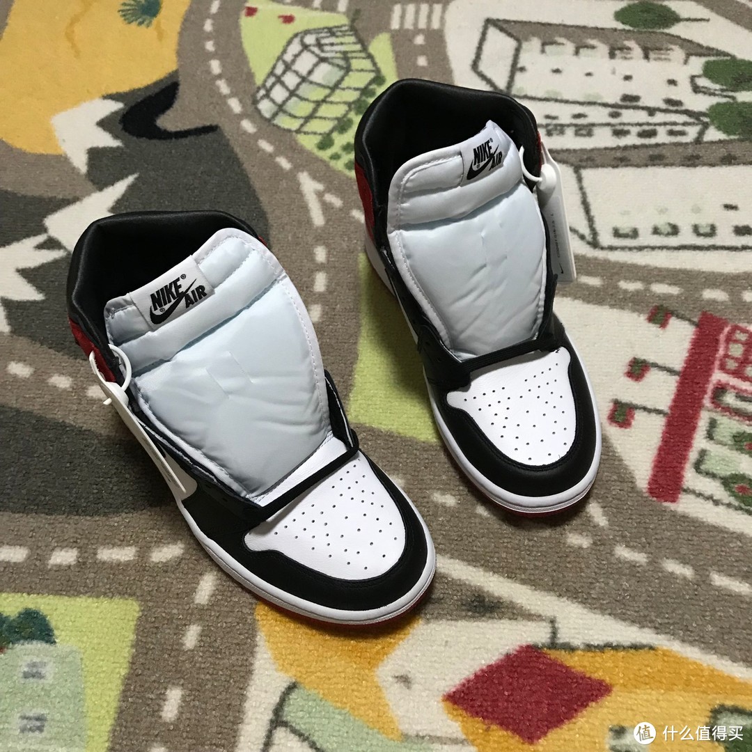 偷跑首发！Air Jordan 1 High OG 丝绸黑脚趾