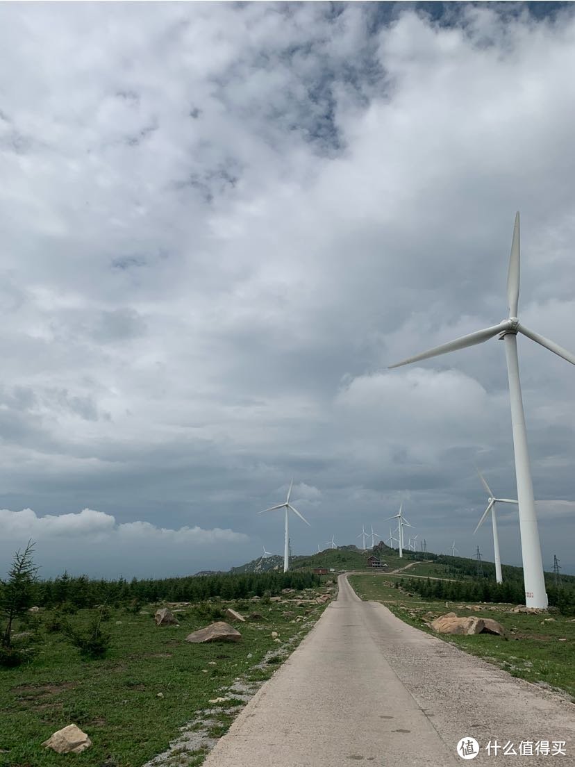 上山的路，任何车都可轻松登顶