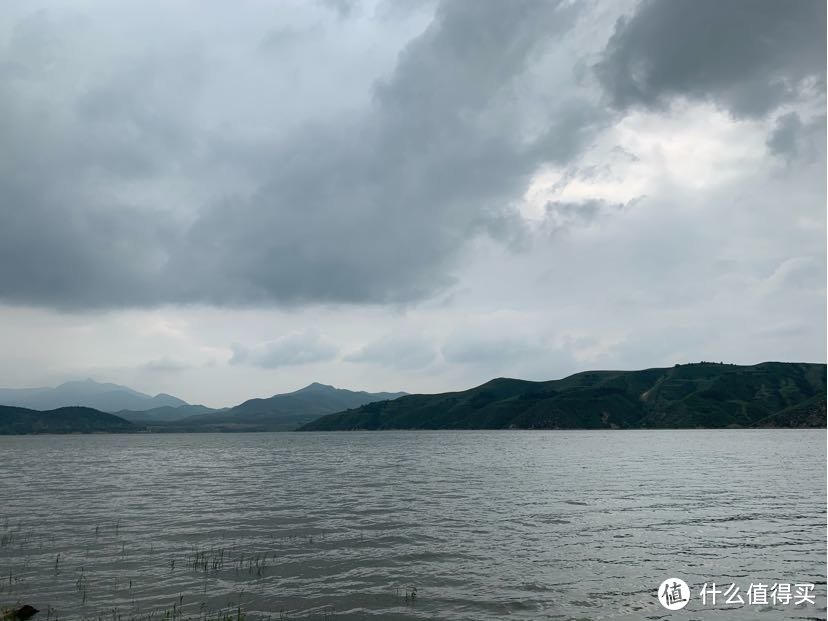 水库这餐馆不少，口味还凑合