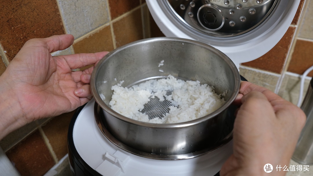 只听过柴火饭，却没听过低糖柴火饭？臻米脱糖电饭煲简评