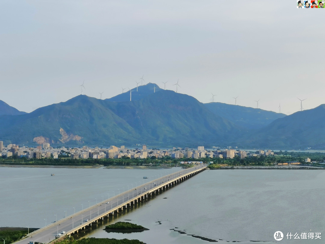 2013年前，盐洲岛“岛民”还基本过着“与世隔绝”的生活，要想到黄埠镇上，得靠渡轮。