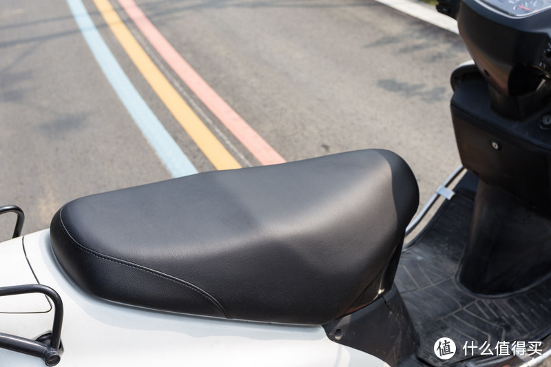 老款豪爵铃木海王星踏板摩托车折腾之----破洞座椅包超纤皮