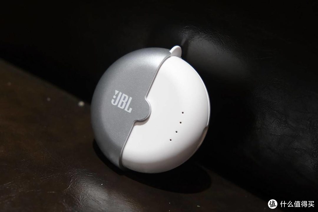 享受轻巧无感！JBL C330TWS真无线蓝牙耳机的自由和畅快