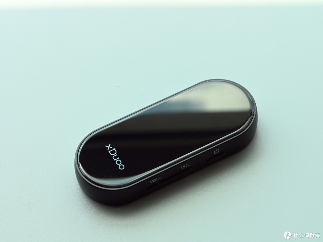 而且采用的es9118这款解码芯片专门为移动设备而设计的,它是将dac