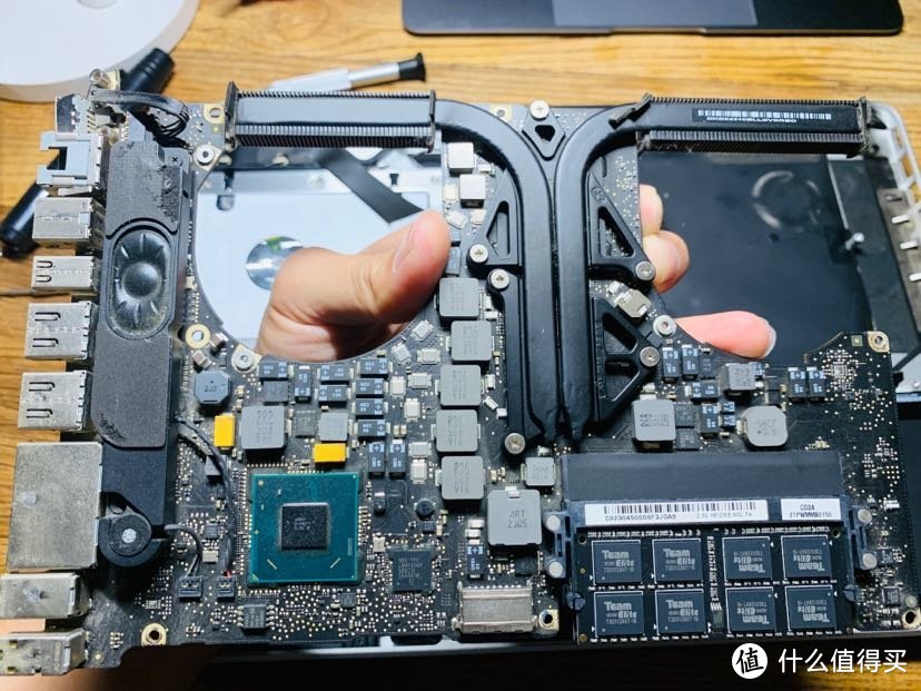 老当益壮！给2012年款MacBookPro15更换散热硅脂作业