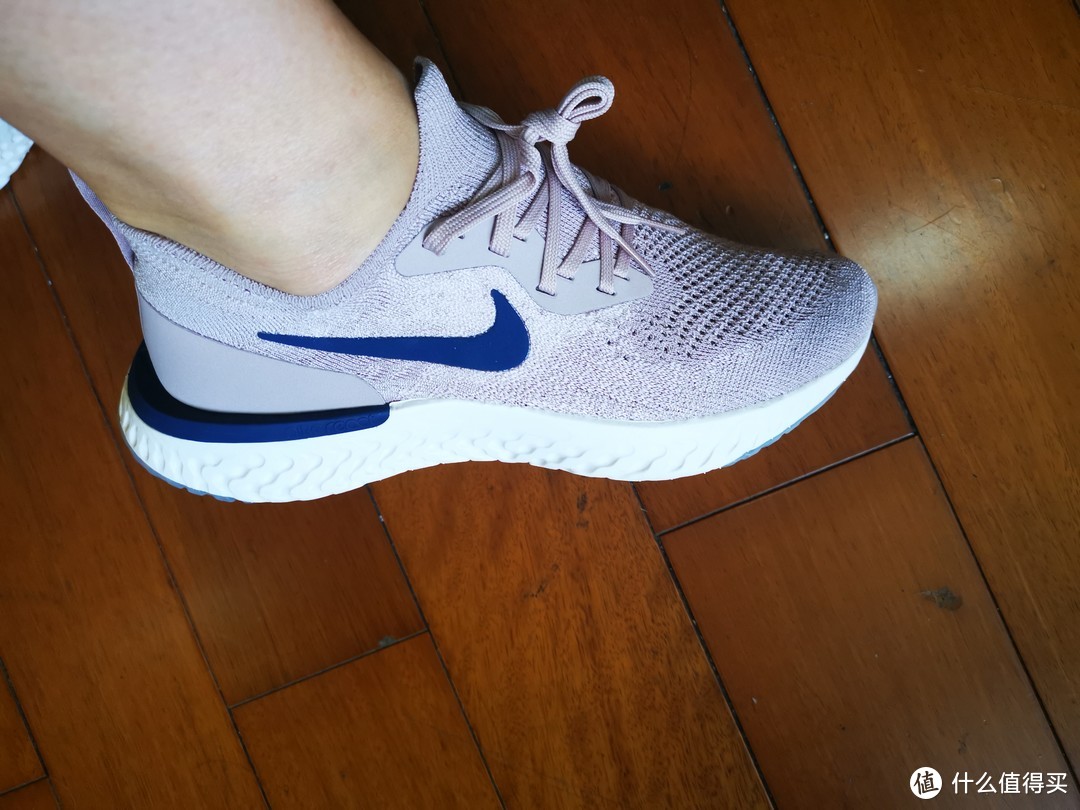 好看又轻便——Nike Epic React Flyknit 跑鞋开箱