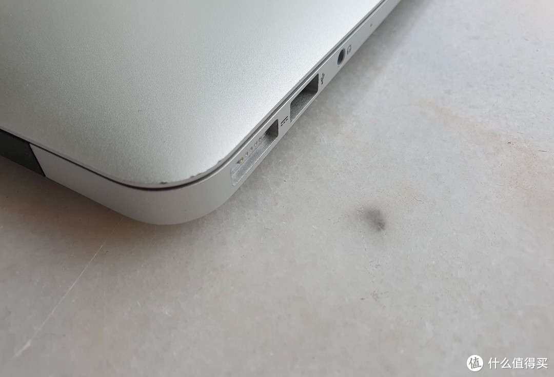 ‘开箱’一台远古笔记本，没错就是饱受诟病的MacBook Air“2016”款