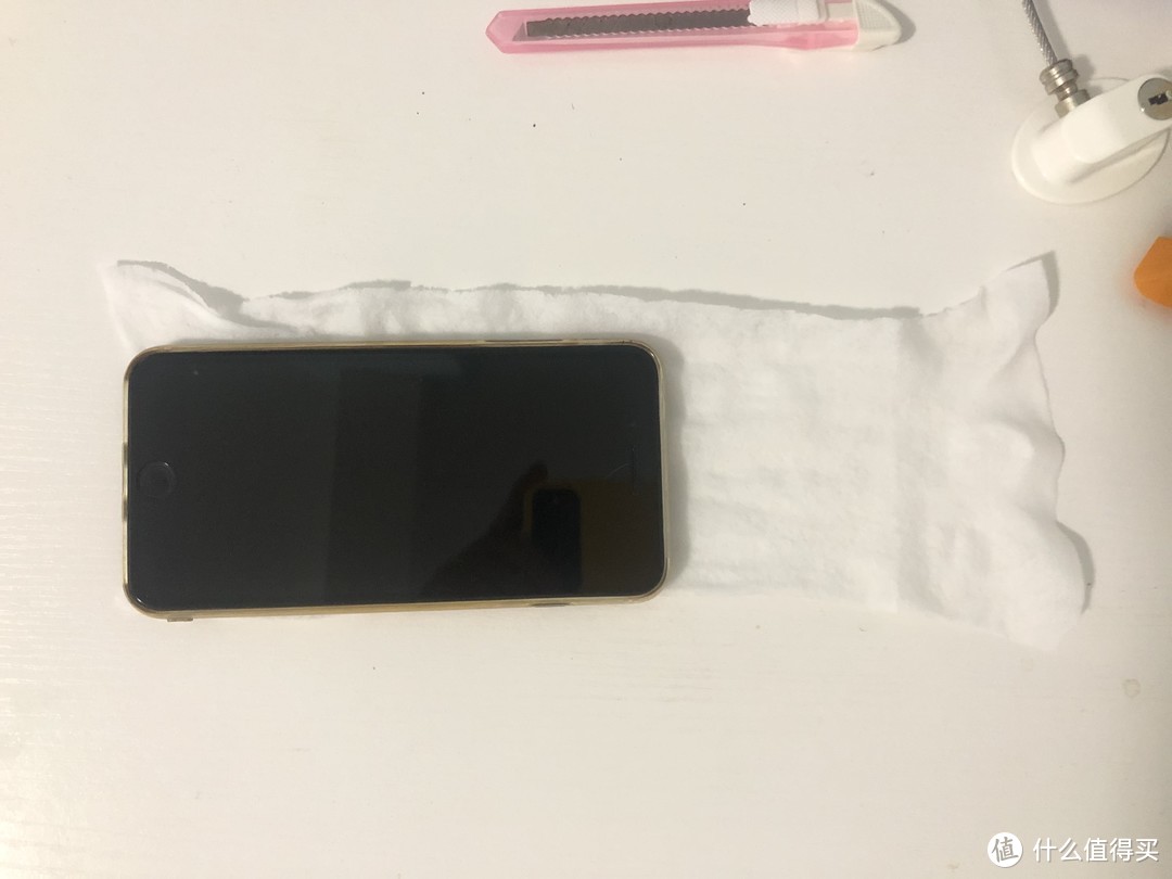 长度不到两个iPhone8P 宽也和一个iPhone8P差不多