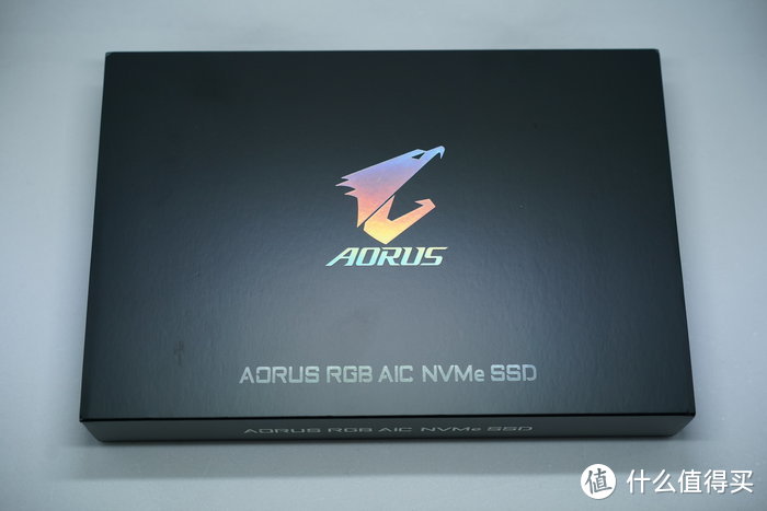 【测评】技嘉 AORUS 1T PCI-E  RGB炫彩背光固态硬盘
