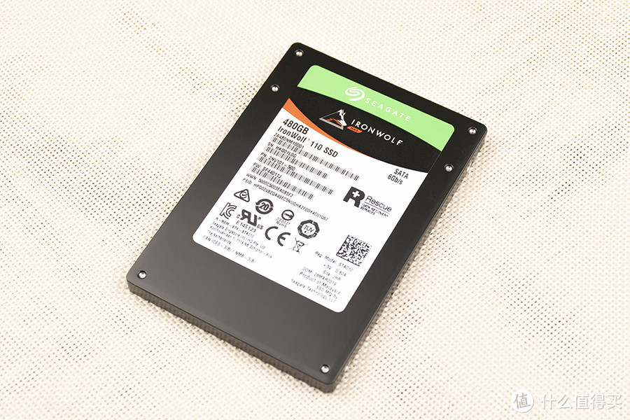 NAS专用SSD驾到？希捷酷狼IronWolf 110 SSD 480G开箱拆机小测