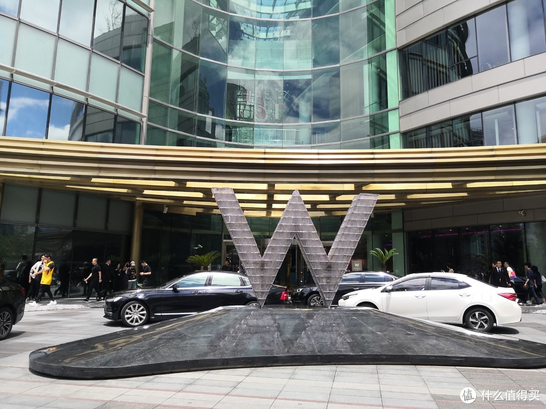 w酒店大门