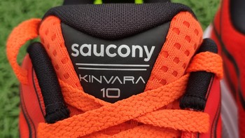 索康尼kinvara10跑鞋外观展示(鞋面|鞋底|鞋跟|鞋垫|鞋身)