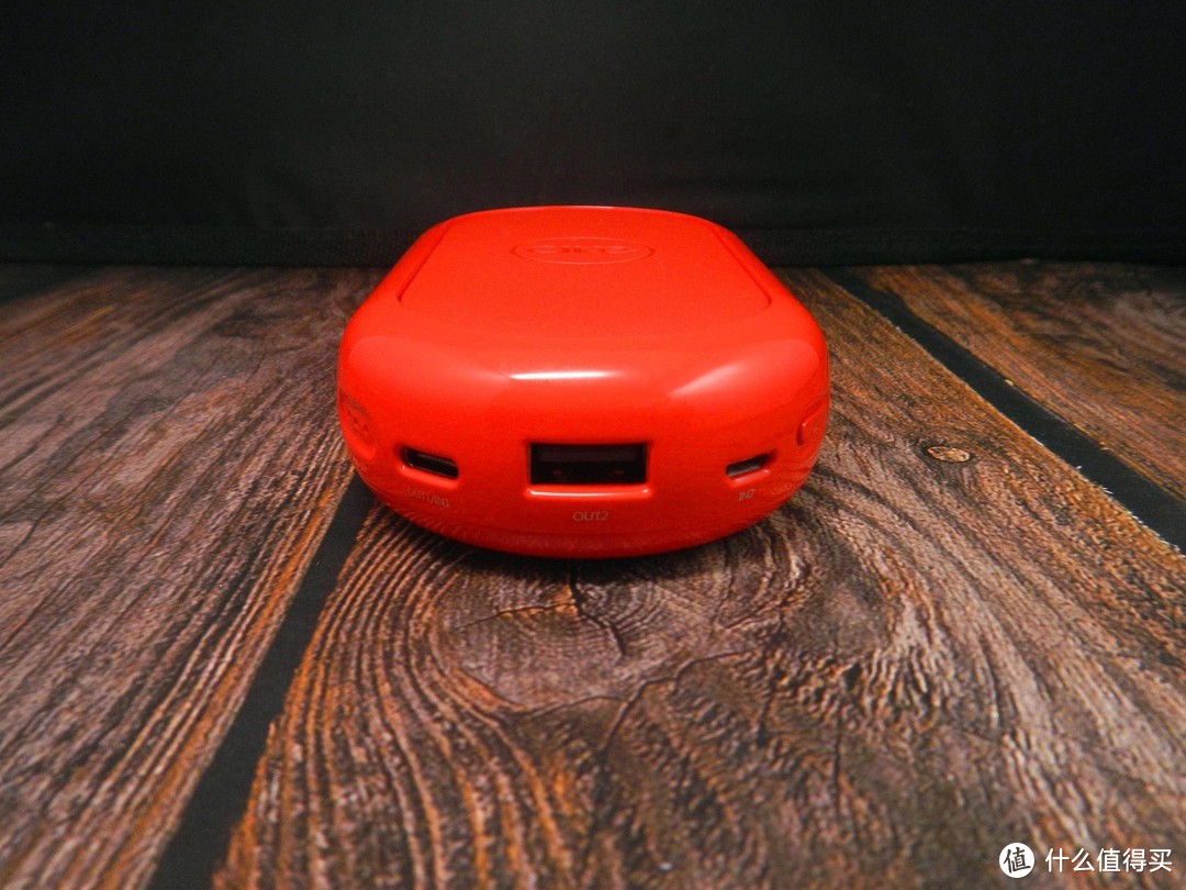 颜值高更实用的手机伴侣——CIKE小红玩无线充移动电源