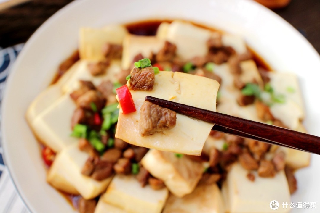 蒸豆腐的家常做法，简单易做，口感细腻，味道鲜美，上班族必学