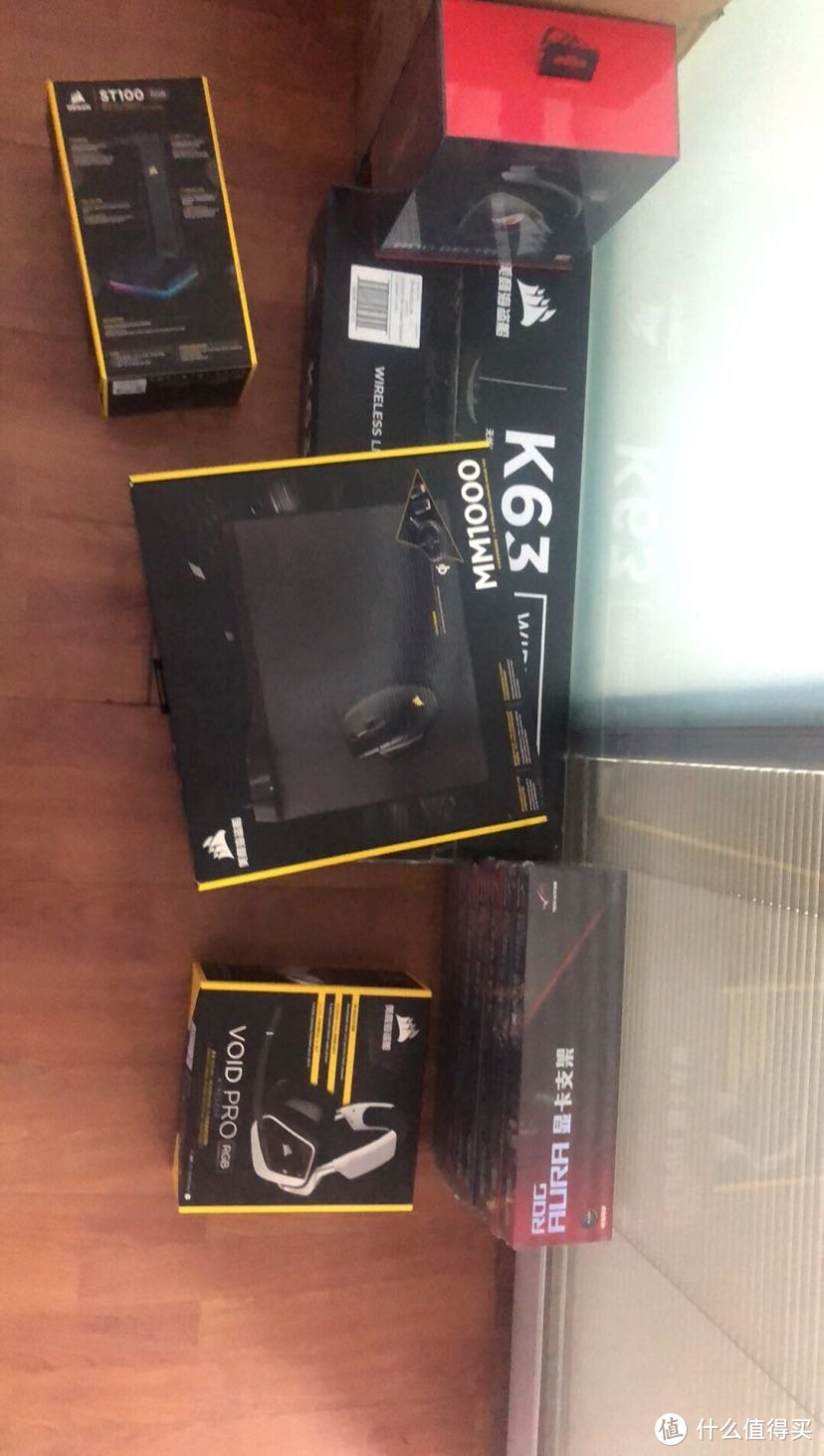 海盗船的RGB耳机架，Corsair ST100开箱体验