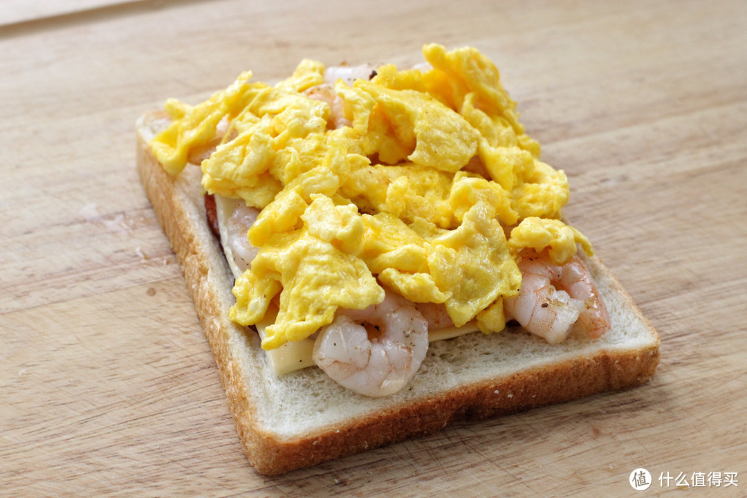 十分钟就能上桌的营养早餐，有虾有蛋倍儿好吃，咬上一口还能爆浆