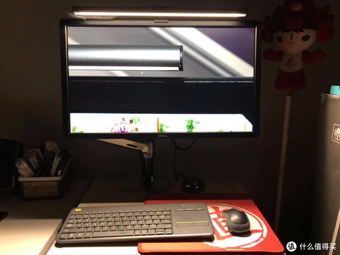 谁用谁知道的桌面照明利器：明基WiT ScreenBar Plus智能显示器屏幕挂灯