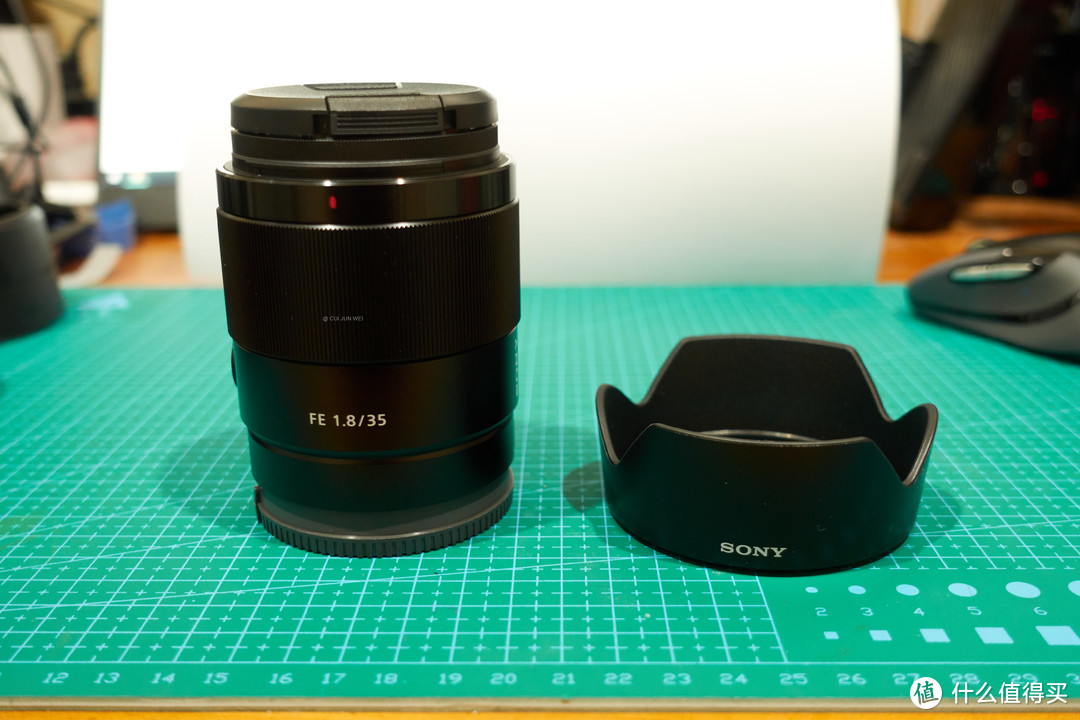 索尼新品35mm F1.8全画幅镜头开箱