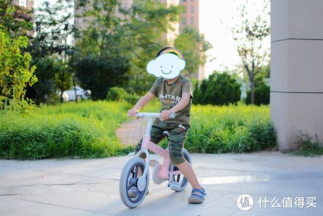 儿童自行车也玩起了科技和未来：小米米兔出品，处处与众不同