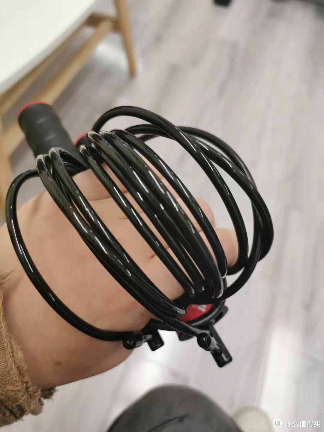电缆结构线+黑色包膜，只用过两次233太喜欢了，有点不太舍得用哈哈哈哈哈