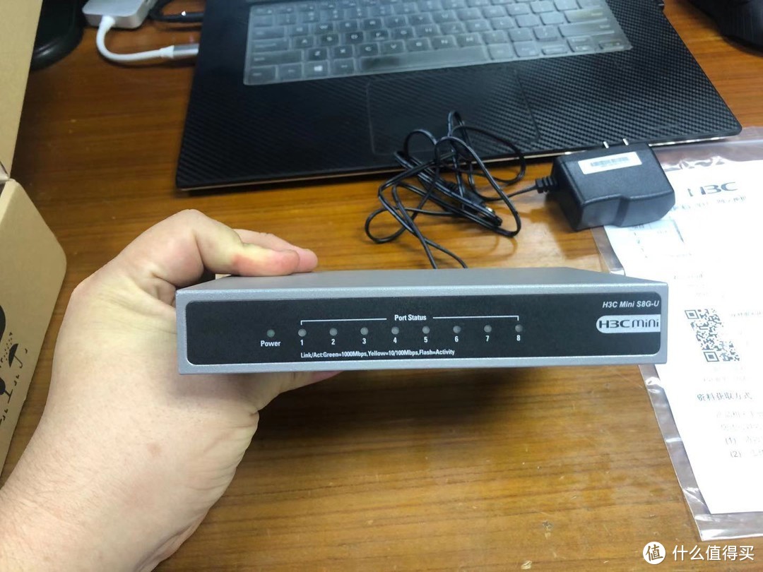 100元挡价位最有B格的路由器 华三H3CMini S8G-U 8口千兆非网管交换机