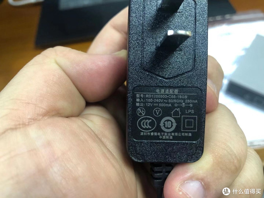 100元挡价位最有B格的路由器 华三H3CMini S8G-U 8口千兆非网管交换机