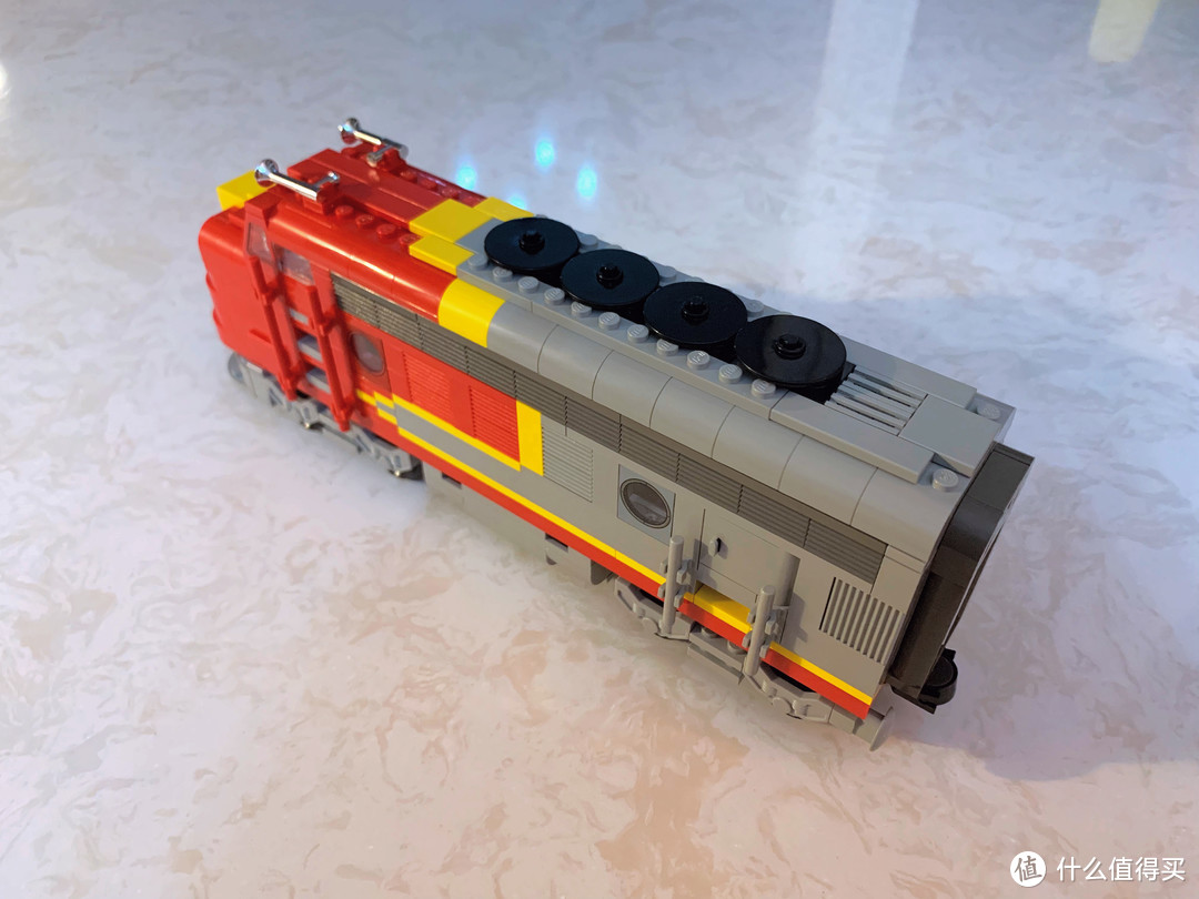 LEGO 10020、10022和10025 圣太菲“超级酋长号”