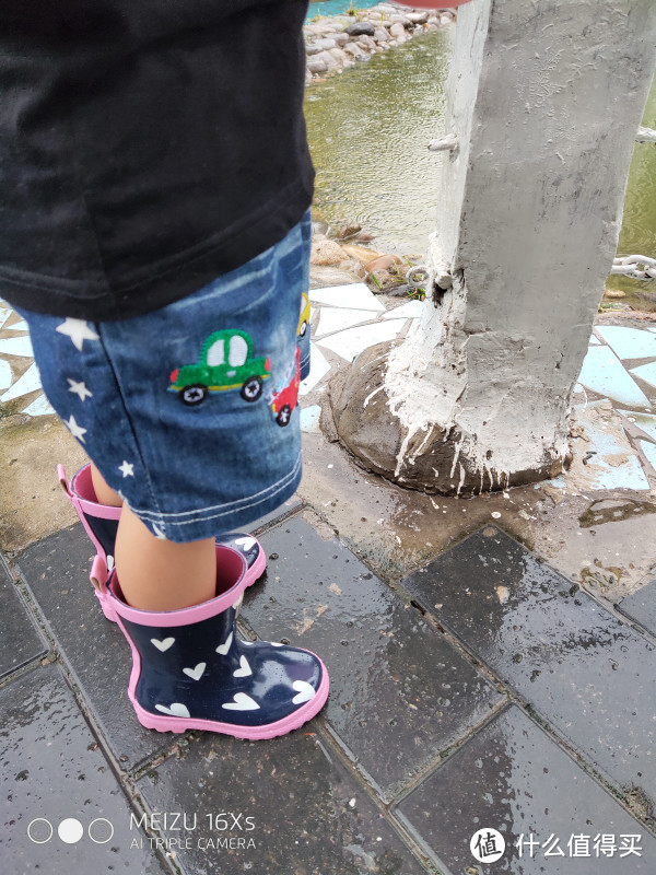 让孩子愉快的踩水坑， Hatley儿童雨鞋评测