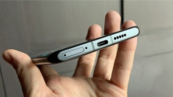 华为P30 Pro手机外观展示(屏幕|边框|扬声器|摄像头|电池)