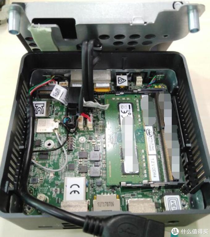 拾获的一台INTEL NUC 简单晒单拆解