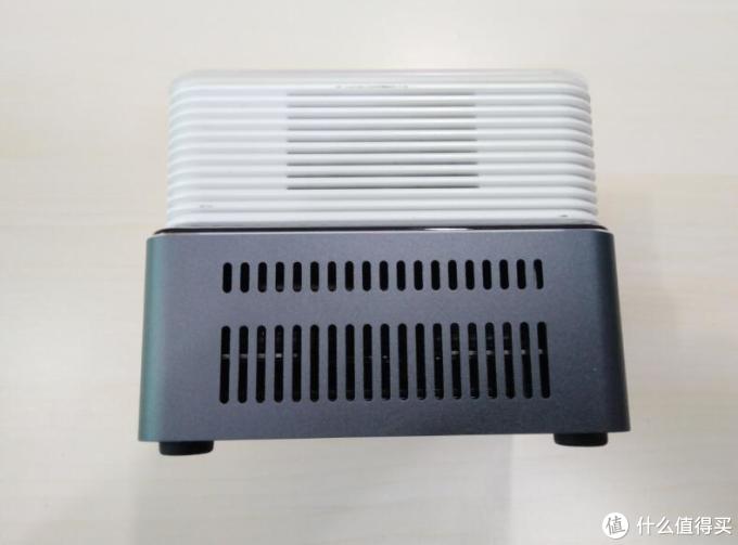 拾获的一台INTEL NUC 简单晒单拆解