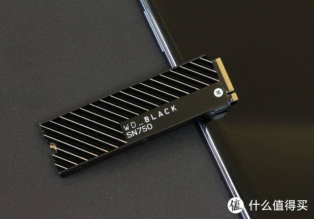 固态硬盘装配散热片，传输按秒计？-西数Black SN750 SSD测评