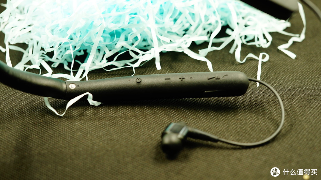 就是喜欢你的声音：索尼（SONY）WI-1000X Hi-Res颈挂式无线蓝牙耳机