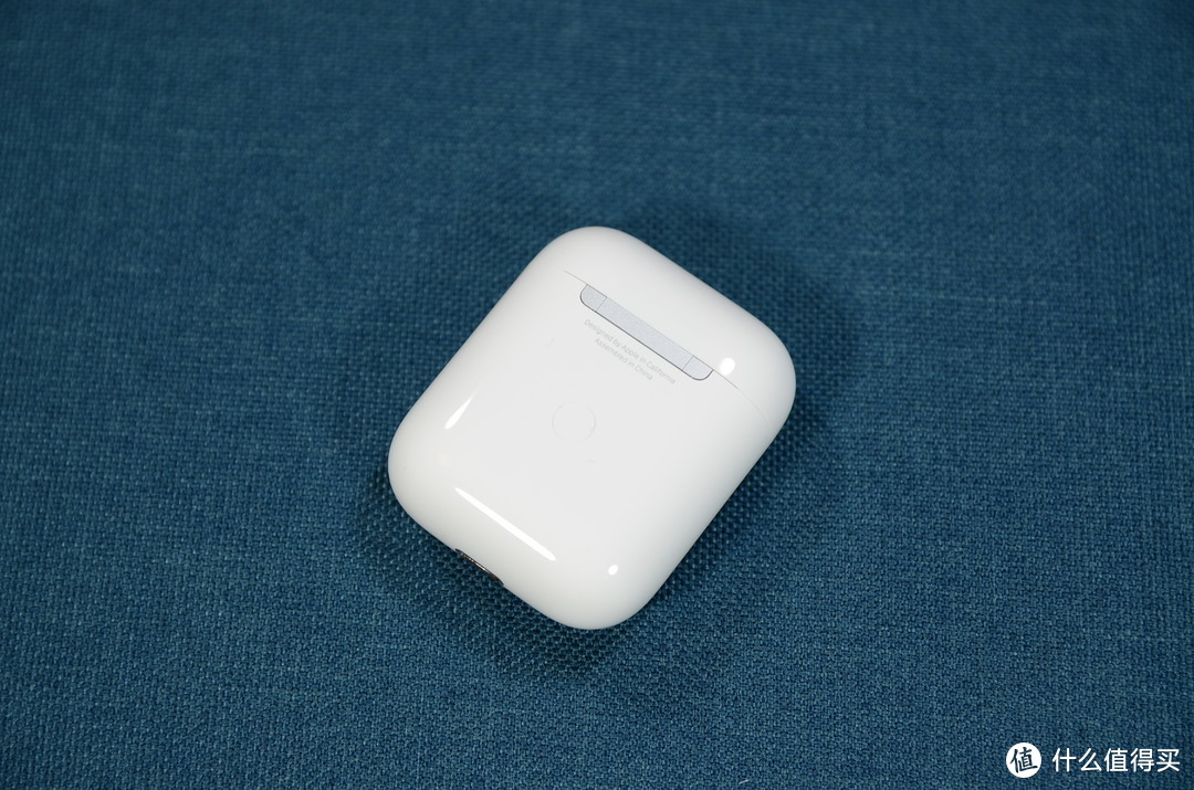 没有一切花里胡哨，几乎无法超越的AirPods