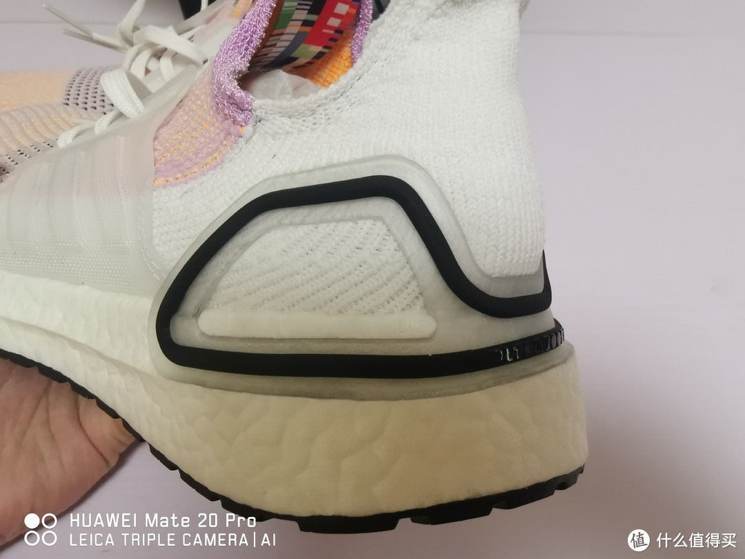 颜控福利——299元的Adidas 阿迪达斯 UltraBOOST 19开箱