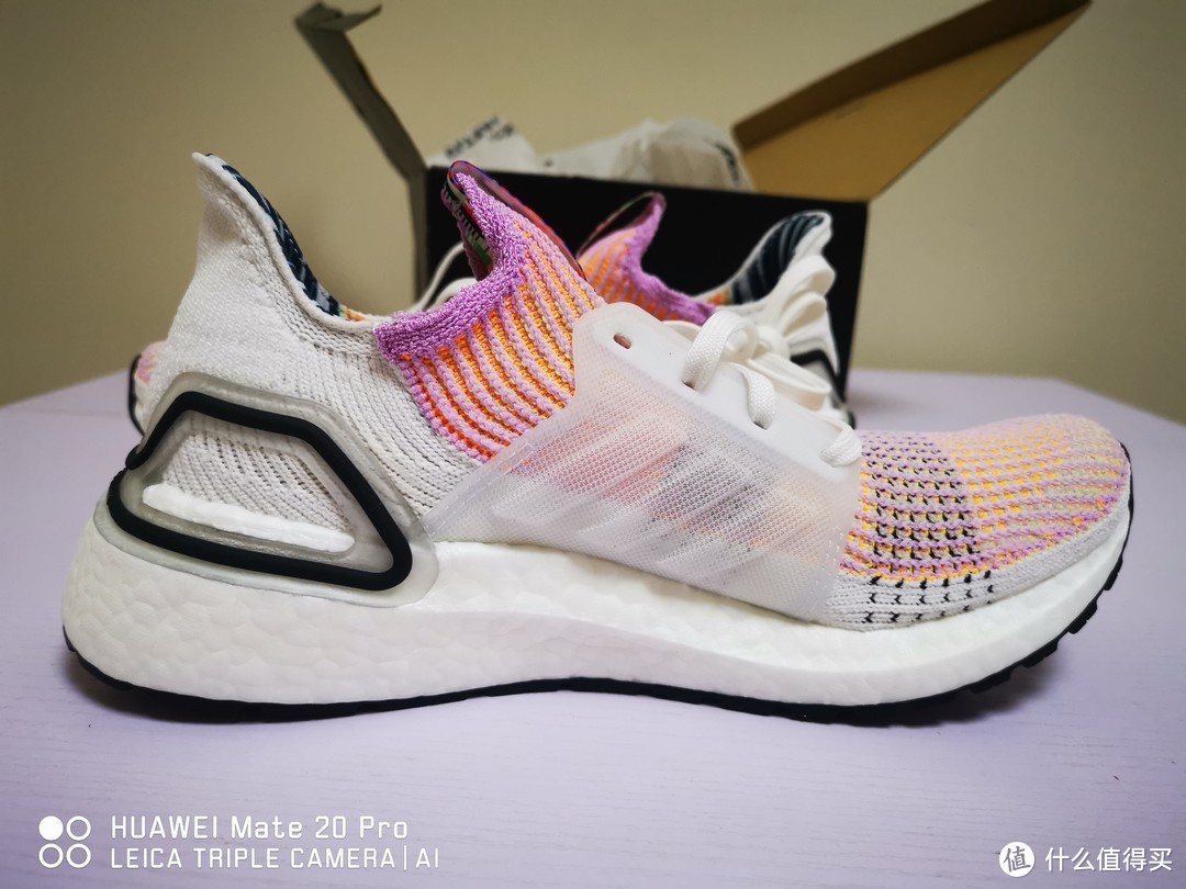 颜控福利——299元的Adidas 阿迪达斯 UltraBOOST 19开箱