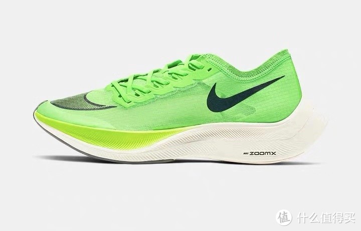 nike zoom vaporfly elite ,這雙為破2而設計的跑鞋中底搭載碳纖維