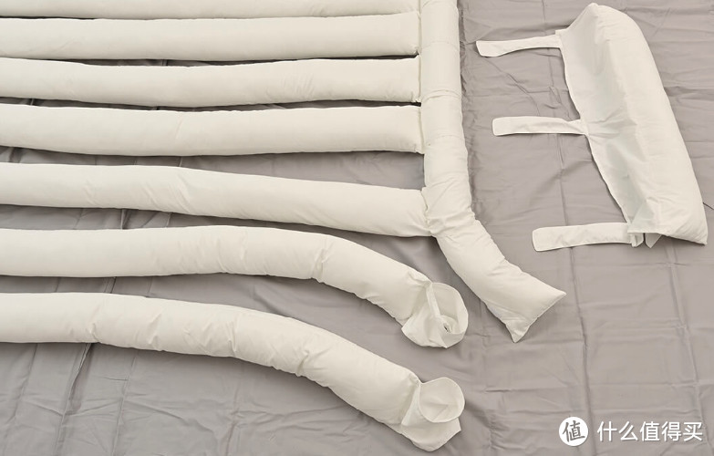 乌龙凉面为灵感的棉被！日本创意打造冬暖夏凉的“白胖面条”棉被，手机奴福音！