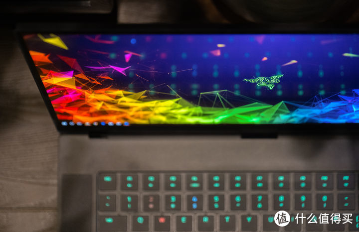 4K OLED 为谁而生 — Razer Blade 15 OLED 长测