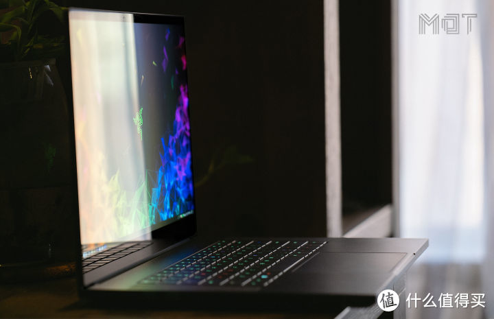 4K OLED 为谁而生 — Razer Blade 15 OLED 长测