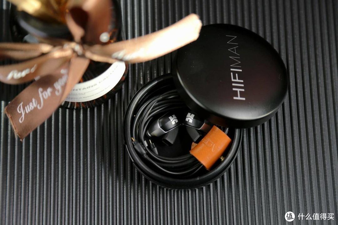 三频均衡到让你解毒的旗舰入耳式动圈耳机：HIFIMAN RE2000 silver