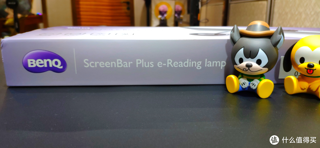 桌面大改造 显示器的完美搭档BenQ ScreenBar Plus开箱体验
