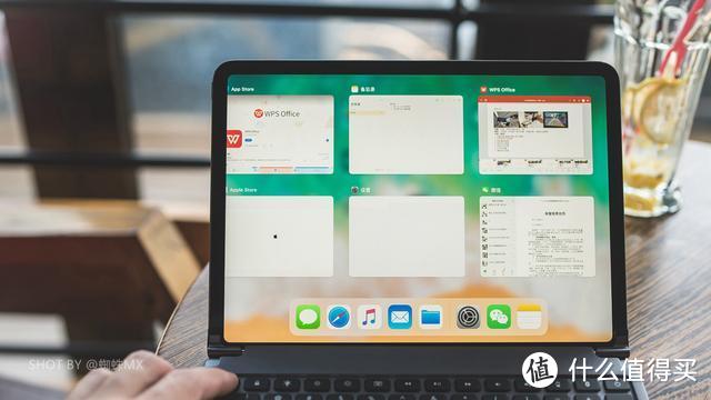 轻松吊打苹果原厂的外设，iPad Pro 出差的最佳键盘，玩法比 MBP 还多