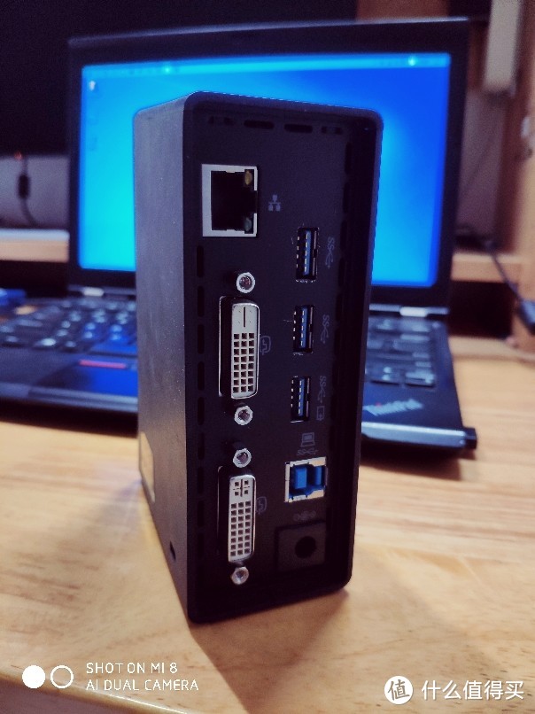 借口分别是千兆网卡，DVI，USB3.0，电源和USB-b型连接线