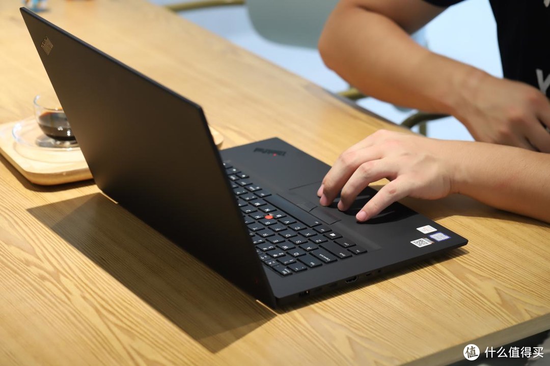 轻装出差的专业搭档！ThinkPad X1隐士2019全面测试