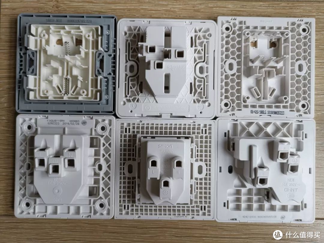 吐血整理，史上最全的开关插座测评——无边框系列